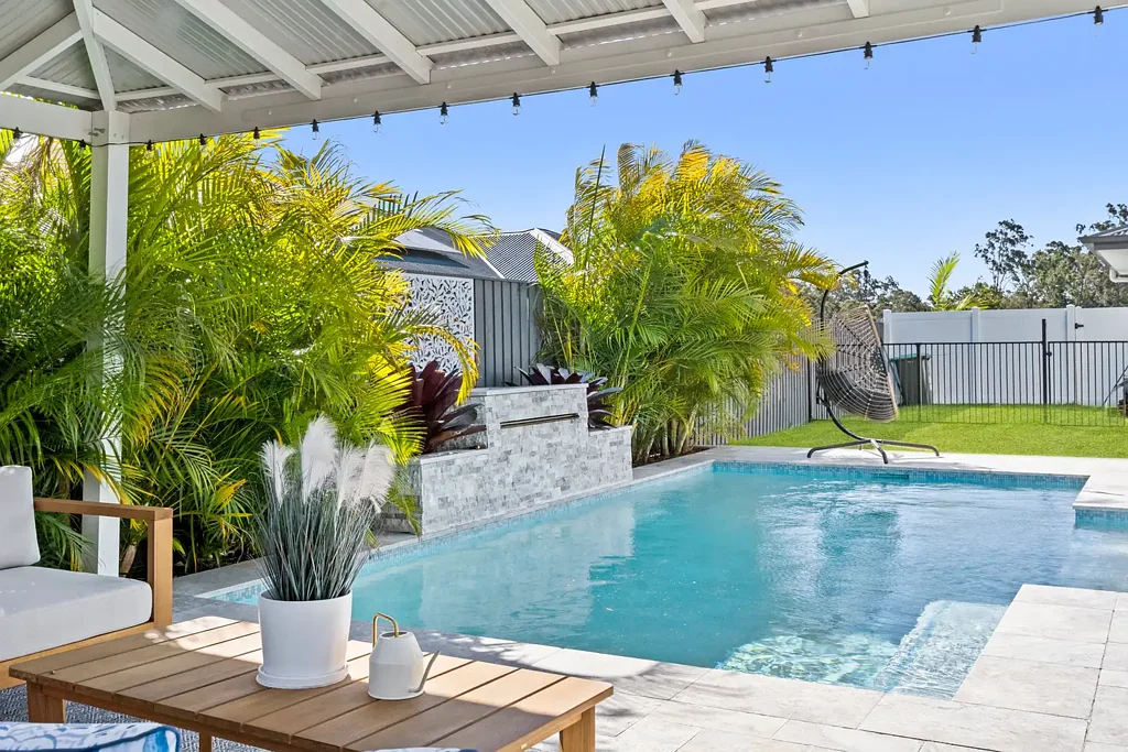 Pimpama 4 Bedroom GET IN QUICK � SIDE ACCESS WITH RESORT POOL!!!