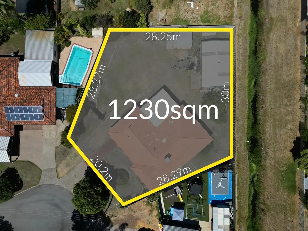 12 Barbel Close, East Cannington, WA 6107