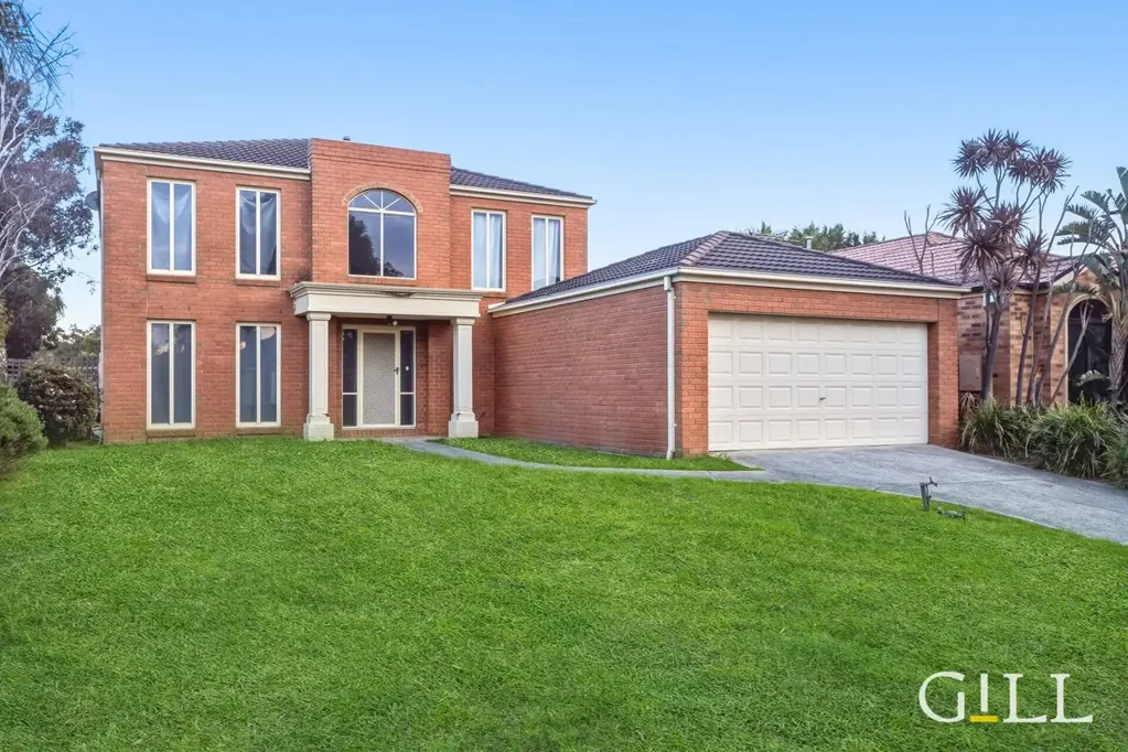 FOR LEASE – Spacious Family Living Opposite Berwick Springs Promenade Lakes