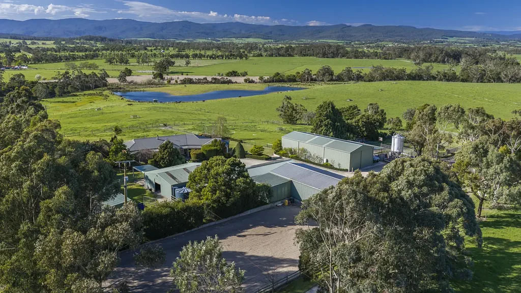 Bunyip North 'Riverglen' - River Frontage, Lifestyle and Equine Excellence