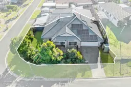 1/2 Pennant Court, Upper Coomera