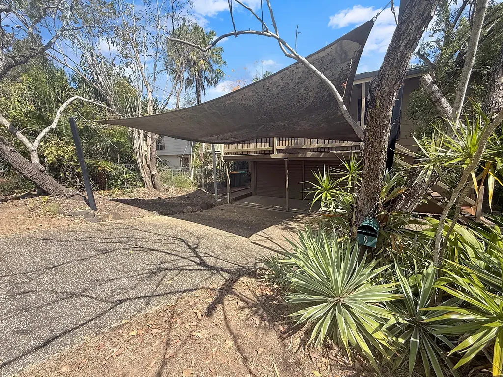 Bundamba 3房 宁静尽头路住宅，占地 608 平方米 Quiet Cul-de-Sac Living on 608m²