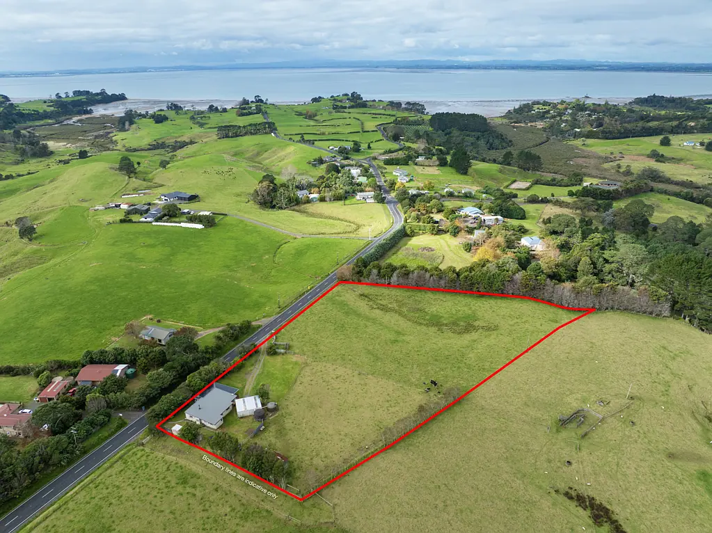 Waiuku Charming country home - Adjoining block available