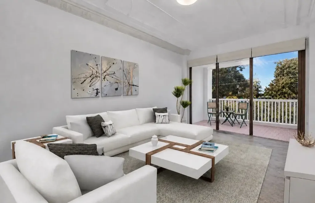 Charming Semi-Style 2 Bedroom Apartment by the Beach