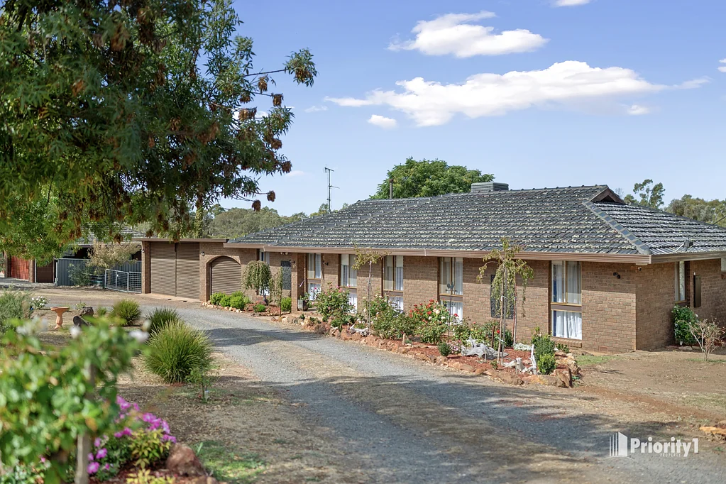 Wedderburn 4房  LARGE FAMILY HOME IN THE HEART OF WEDDERBURN