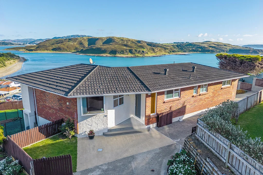 Camborne 4房  Retirement Village Beckons