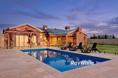 Irymple 4房  A Showstopping Irymple Entertainer on 2,196sqm