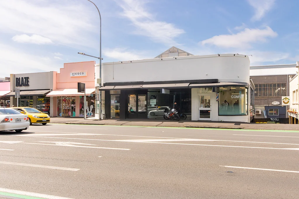 Newmarket Retail Opportunity on Broadway