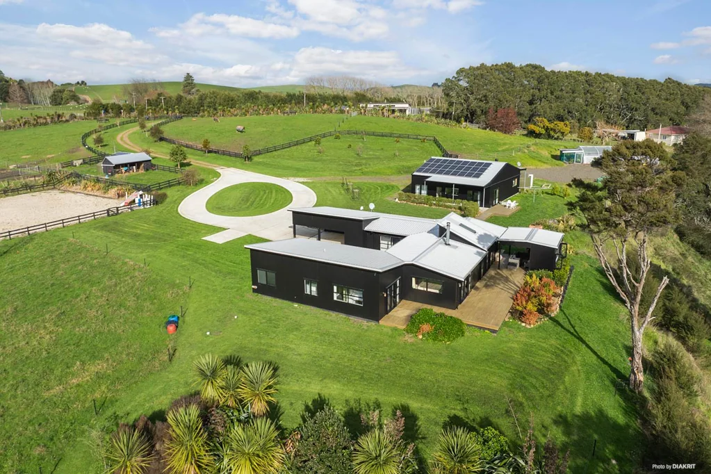 Mangatangi 4 Bedroom Modern Country Living with a Sustainable Edge