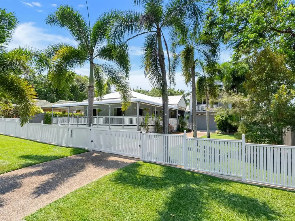 16 Gloucester Street, Whitfield, QLD 4870