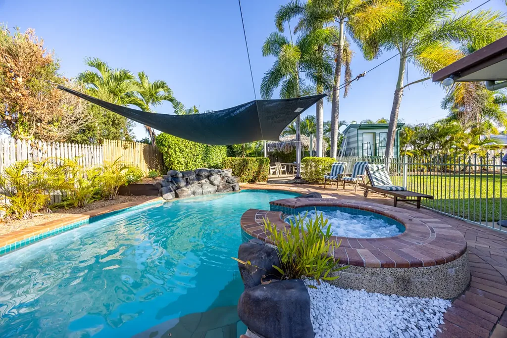 Kirwan 4房  LOVELY FAMILY HOME WITH POOL ON HUGE 1041sqm BLOCK