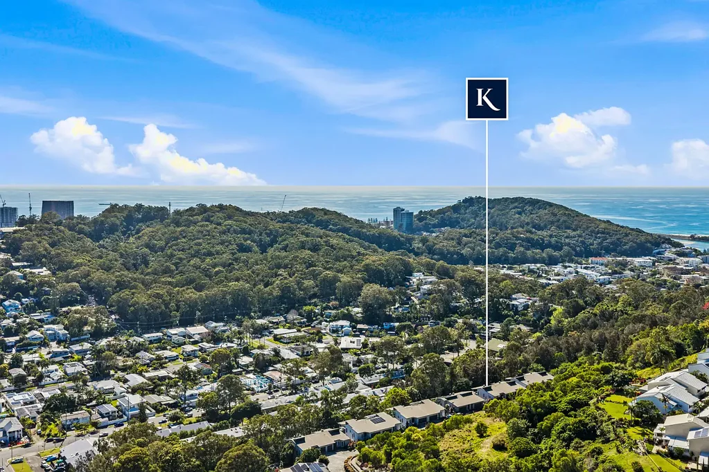 Burleigh Heads 2房  Modern, Spacious Living with Elevated Burleigh Views