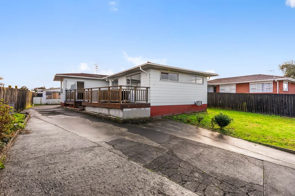 Wattle Downs 3Kwarto Freehold super starter! ENDLESS Potential!