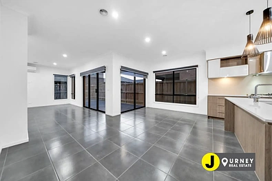 12 Kernot Parade, Clyde, VIC 3978, 4 slaapkamers, 2 badkamers, House