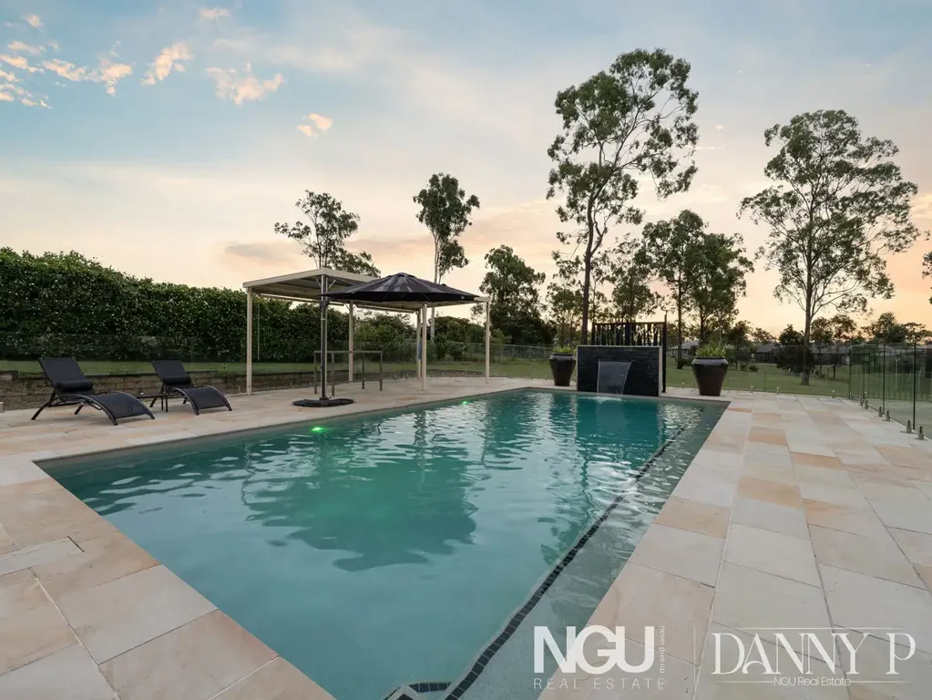 Kensington Grove 8침실 AN EXCEPTIONAL FAMILY ESTATE WITH POOL, SHED & DUAL LIVING POTENTIAL