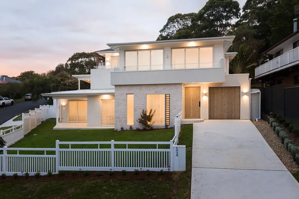 Macmasters Beach 4ห้องนอน Bespoke Coastal Luxury in an Idyllic Setting