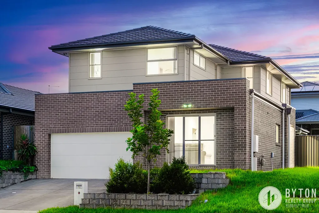 North Kellyville 4房  Perfect Family Home With bedroom in downstair In Prime Location