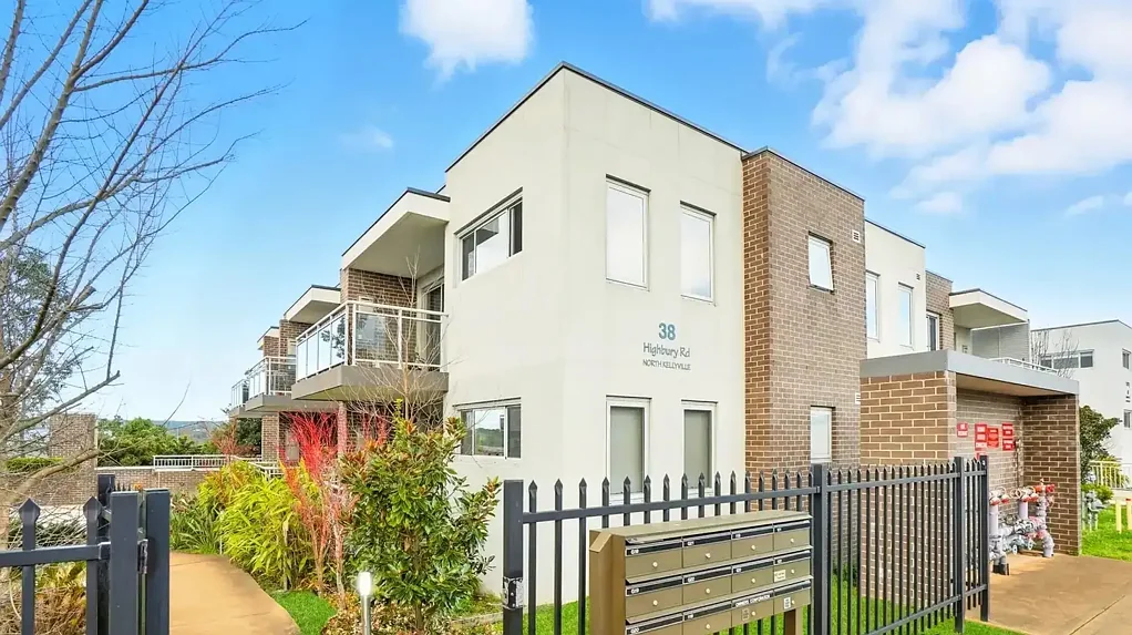 North Kellyville 2Zimmer Stunner Residence | Must Be Sold!