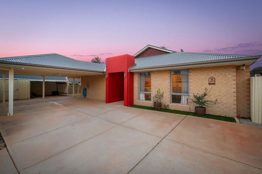 West Lamington 4બેડરૂમ Modern Family Home with Strong Investment Appeal