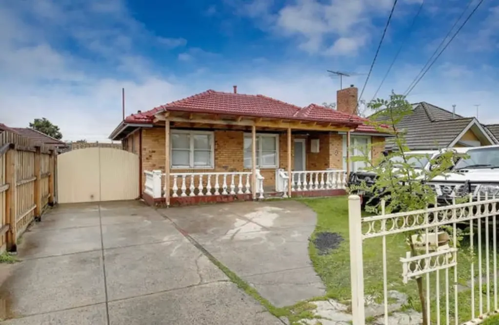 Broadmeadows 5 Bedroom Spacious 5-Bedroom Family Home With Dual Income Potential