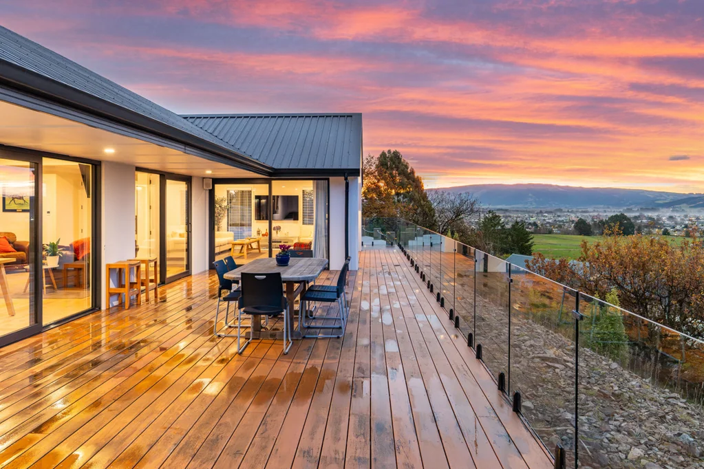 Mosgiel 4部屋 Views, Space & Quality Combined