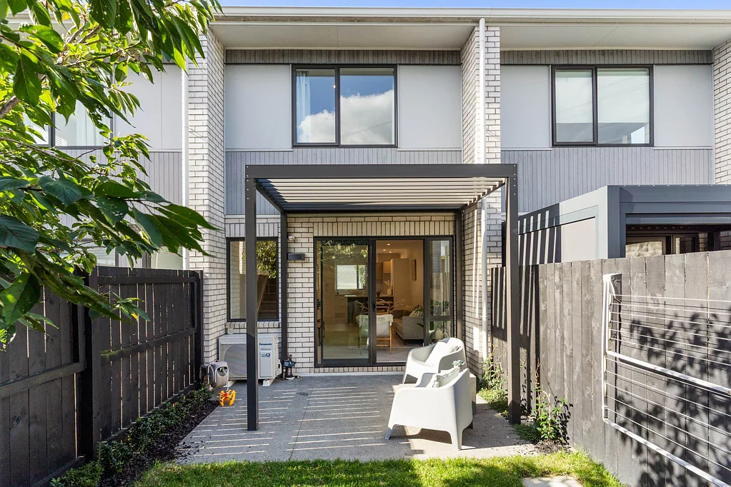 Te Atatu Peninsula 2Moenga Affordability Meets Quality