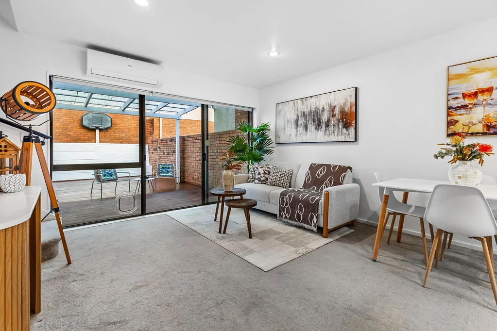 New Lynn 3कमरा A Whole Lot More to Come Home To
