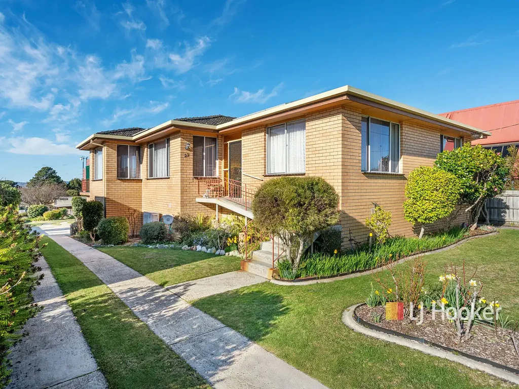 Shearwater 3 Bedroom House and Block with Views, Invest, Develop, or Rebuild