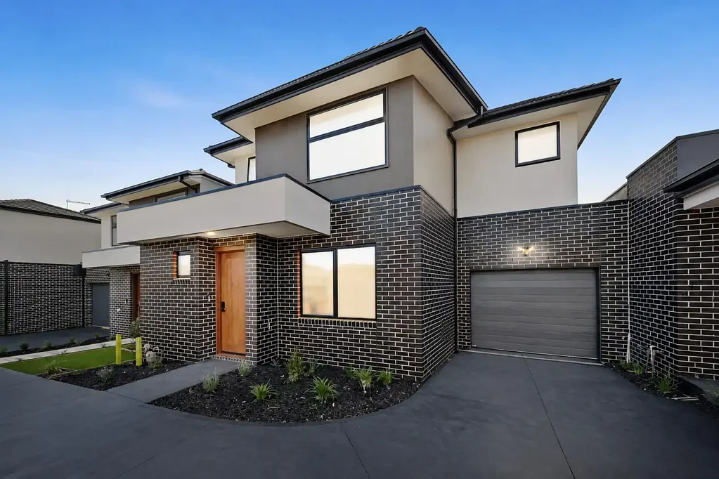 Noble Park 3房 简介：全新住宅 - 仅剩一套 – 全新奢华，投资吸引力卓越 (无物业管理费) The Brief: Last 1 left– Brand New Luxury with Exceptional Investment Appeal (No Body Corp)