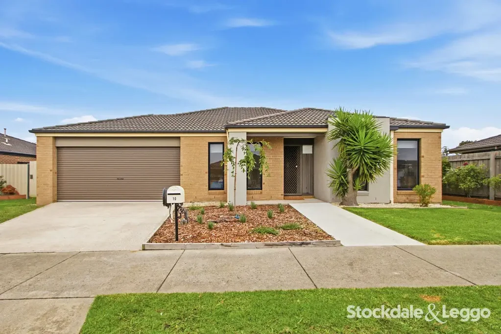 Fantastic 3 bedroom family home – Available Now!