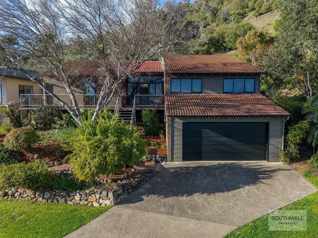 East Tamworth 5कमरा Leafy Architectural Retreat Where Entertaining is a Dream