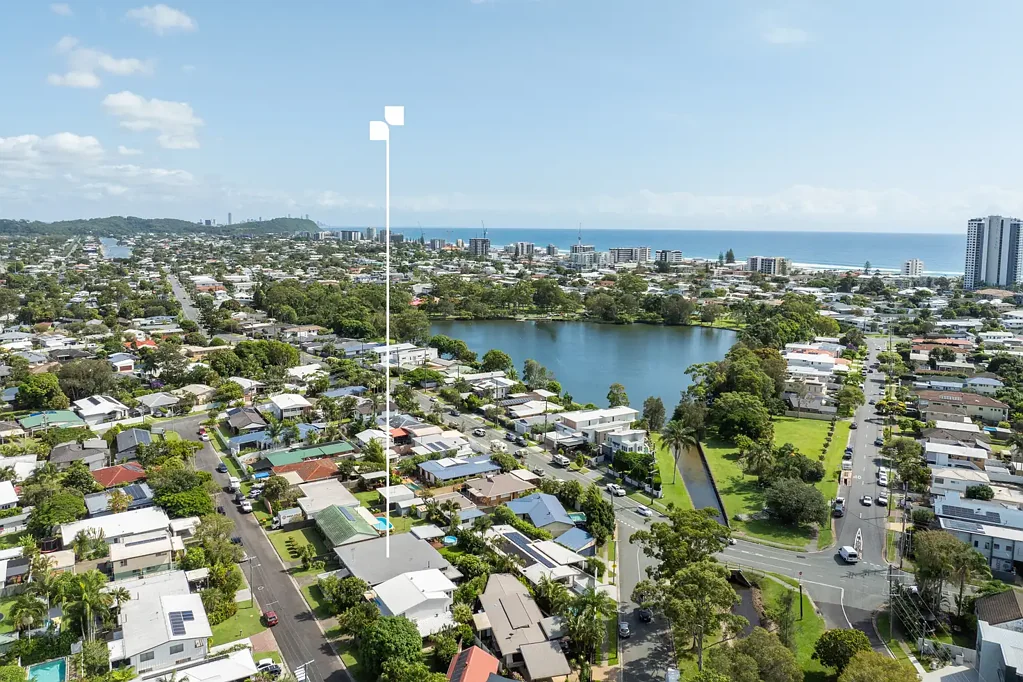 9 Flores Avenue, Palm Beach, QLD 4221