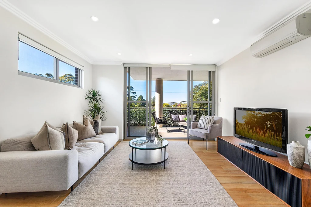 Asquith 3房 卓越空间，步行可达一切的便利，属于 Hornsby North Public School 学区 Exceptional space, walk-to-everything convenience, zoned for Hornsby North Public School