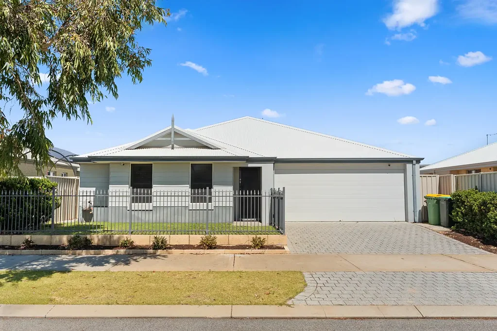 4X2 Home in Golden Bay