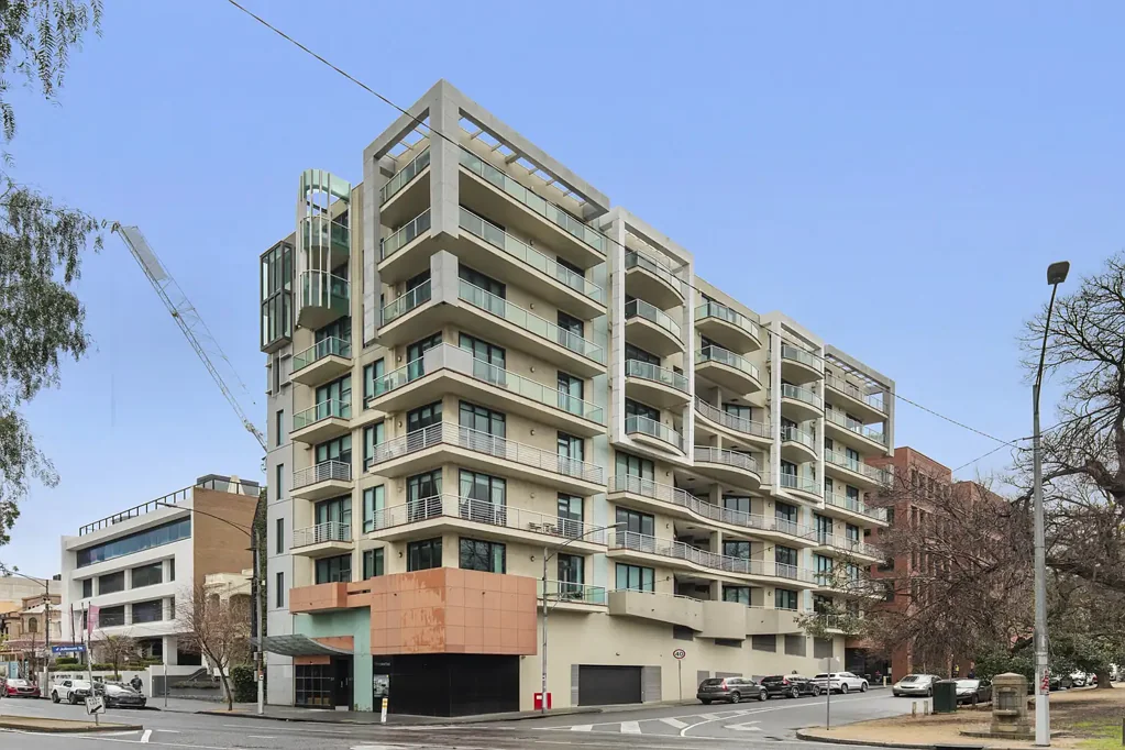 Fully Furnished City-Edge Living in Prestigious East Melbourne