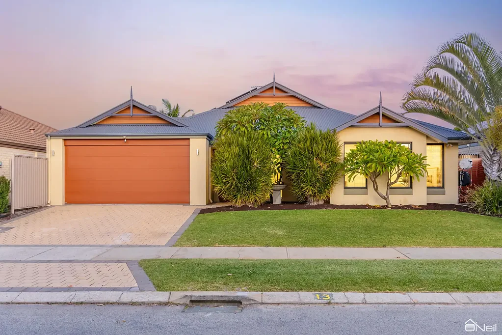 Harrisdale 4房  EXQUISITELY RENOVATED FAMILY LIVING WITH POOL, SOLAR & PREMIUM UPGRADES