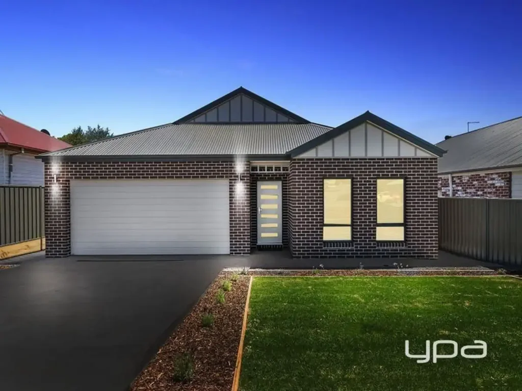 Charming Family Home in the Heart of Ballan!