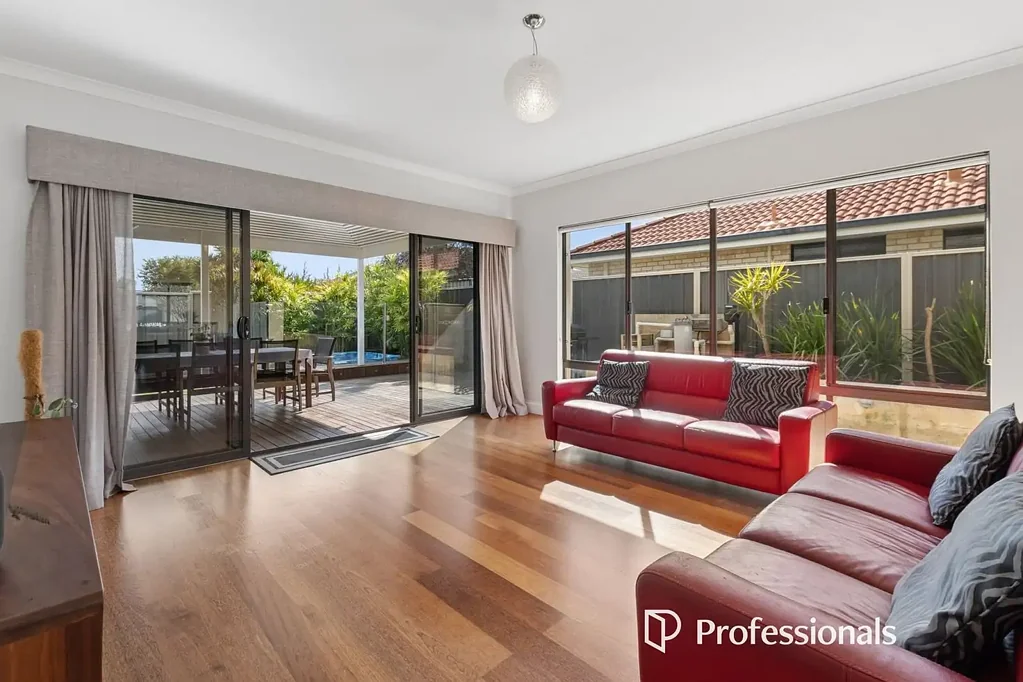 Wattle Grove 4બેડરૂમ Spacious Family Living with Style and Convenience