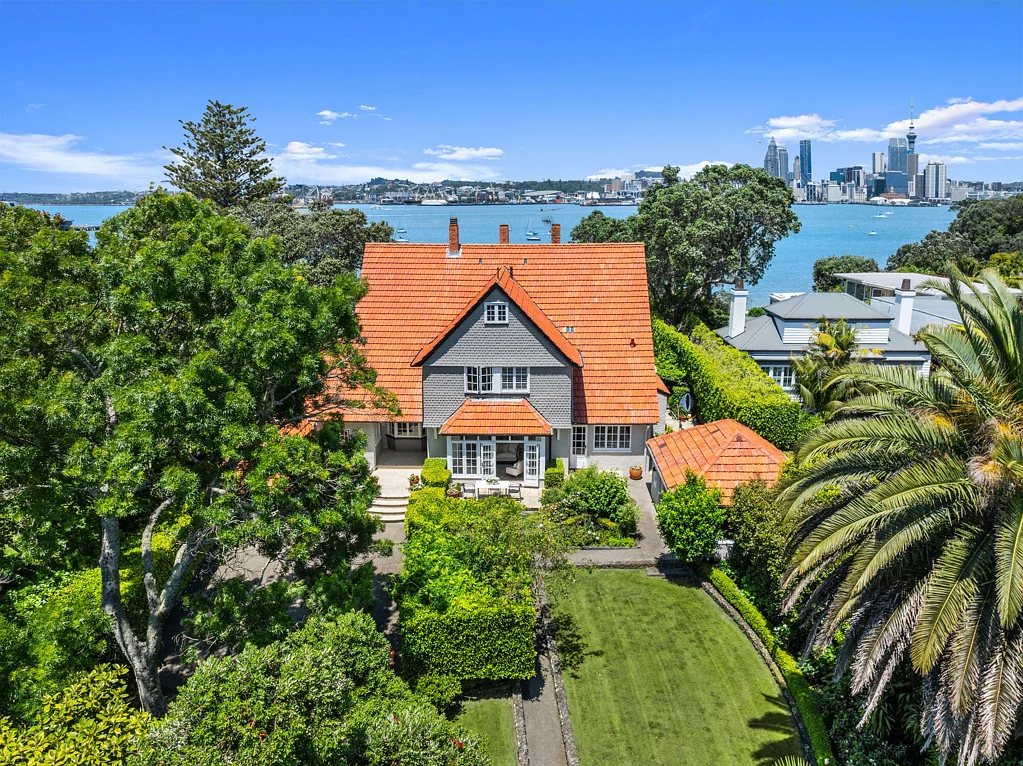 Devonport 5 Bedroom Gracious estate with harbour views