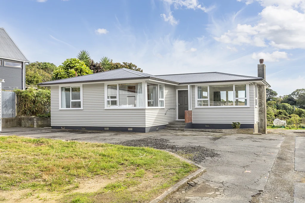 Pukerua Bay 3房 ONE PROPERTY – THREE SMART OPTIONS