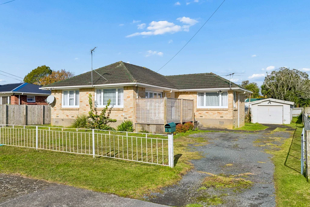 Papakura 3ਬੈੱਡਰੂਮ PRICED TO SELL
