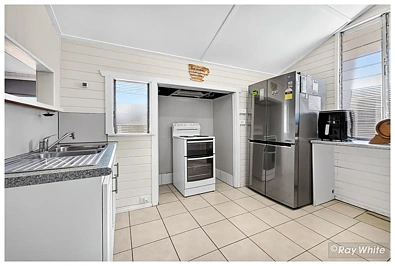 Kitchen - 217 WILLIAM ST, ALLENSTOWN QLD 4700