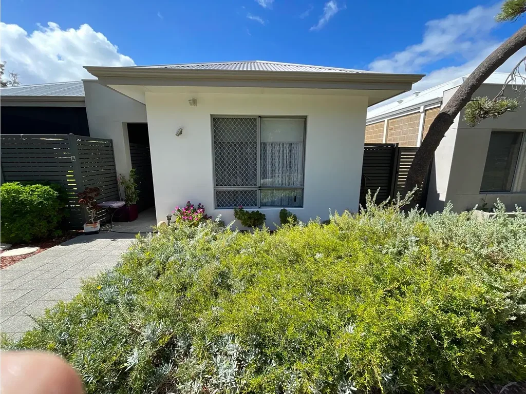 Comfortable Living In Whimbrel Crescent!