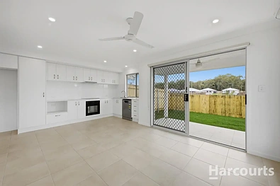 2/126B Bideford Street, Torquay, QLD 4655, 3 Bedrooms, 2 Bathrooms, Apartment