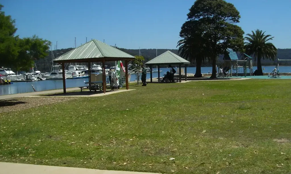WATERFRONT,  LOCATION, Level Living