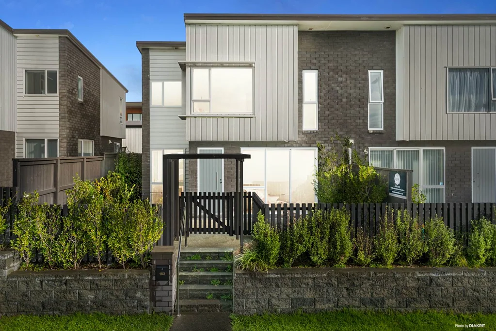 Silverdale 3침실 Affordable Luxury Living