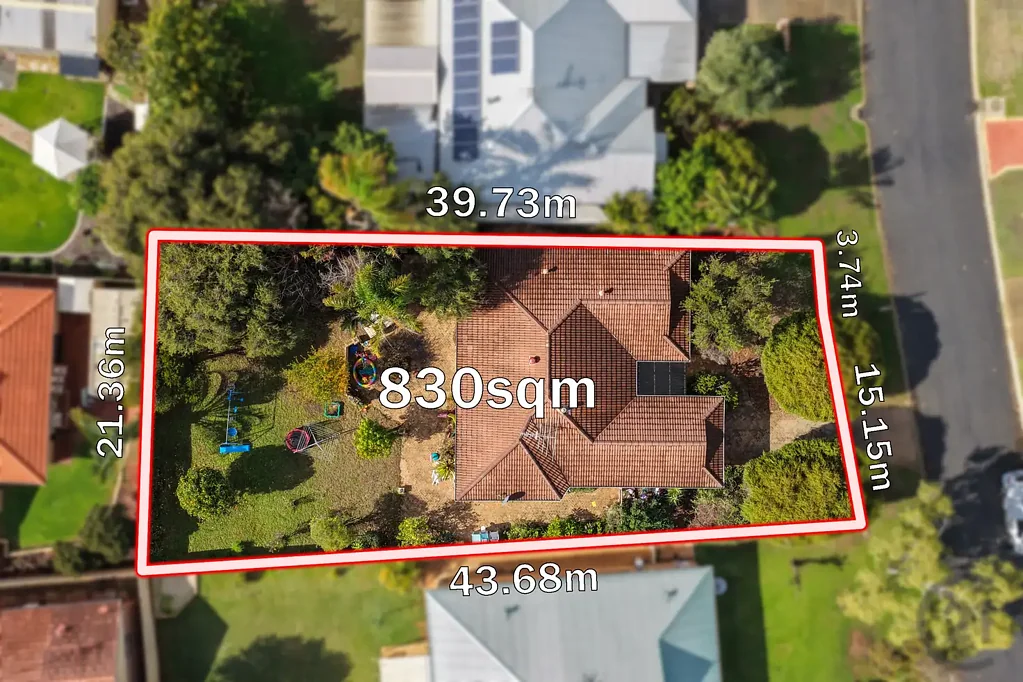 Meadow Springs 4房  Spacious Home with Huge Potential in a Prime Meadow Springs Location!