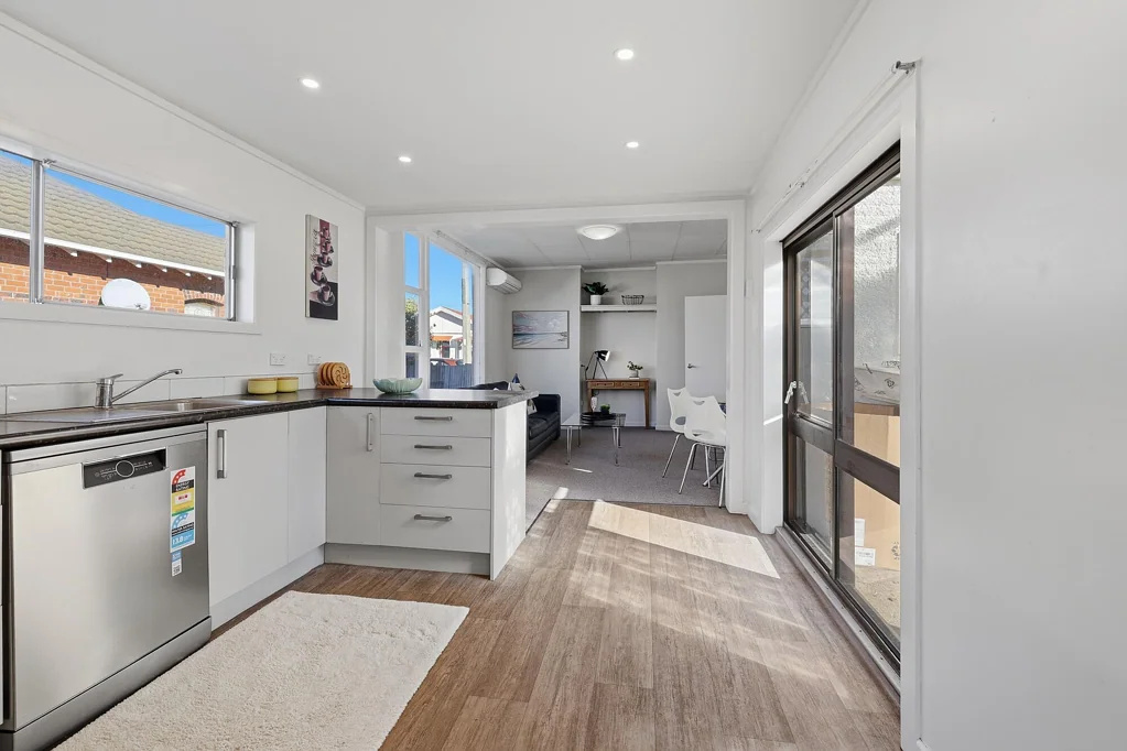 Saint Kilda 3房  Location is Key & This Home Delivers