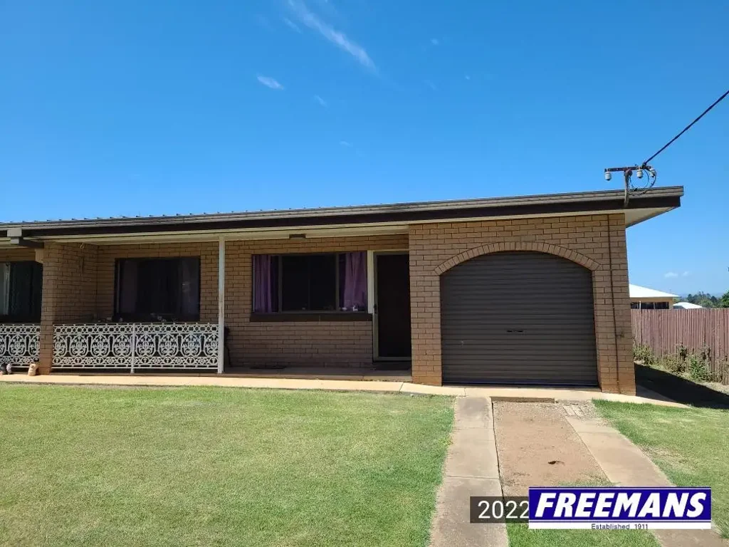 TWO BEDROOM UNIT CLOSE TO TOWN