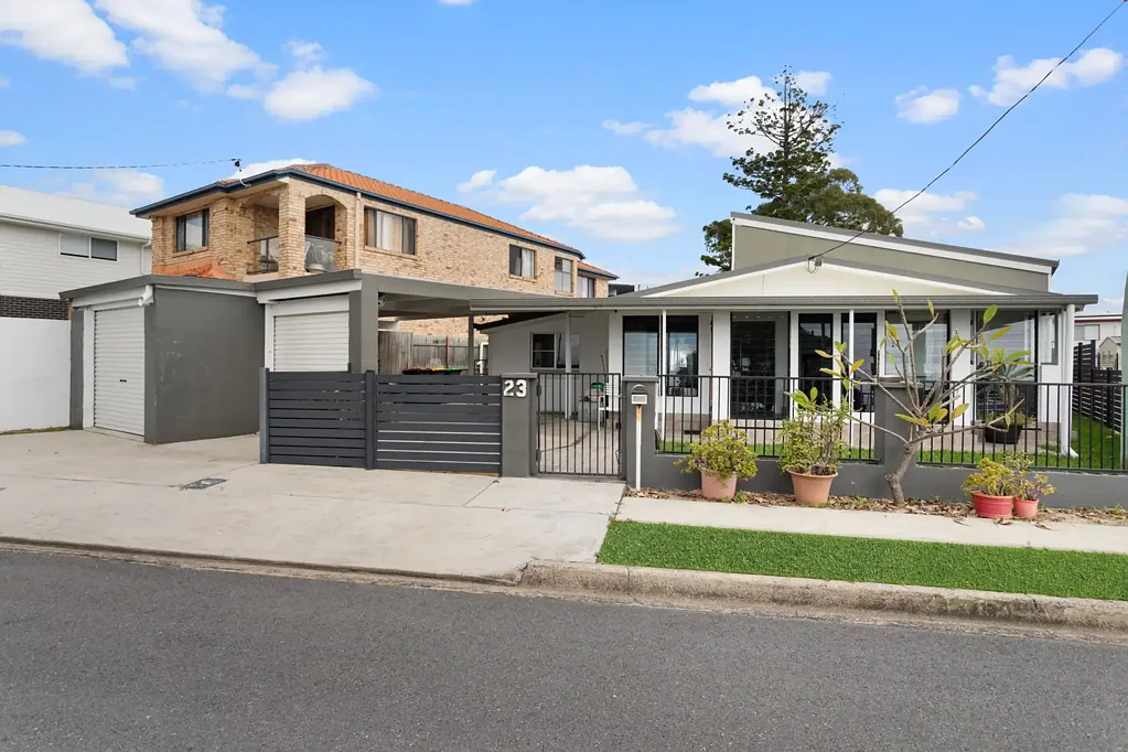 Deception Bay 6ਬੈੱਡਰੂਮ Exceptional Waterfront Living with Dual Living Potential